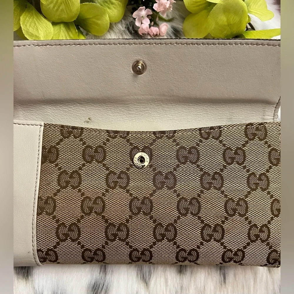 Gucci Long Wallet with Charms - Picture 6 of 15